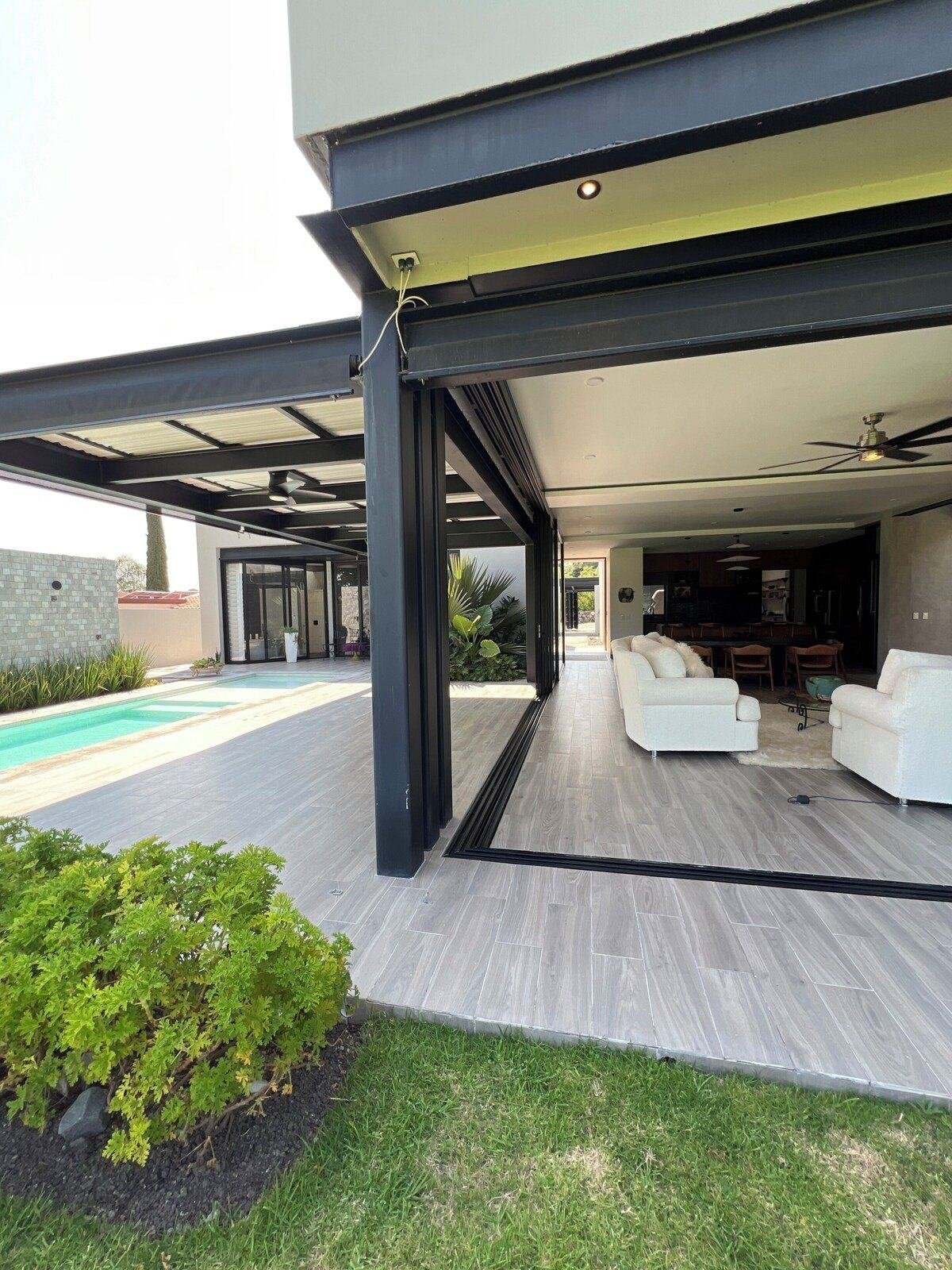 The house, 013