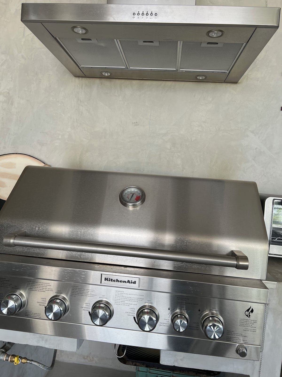 Outdoor grill